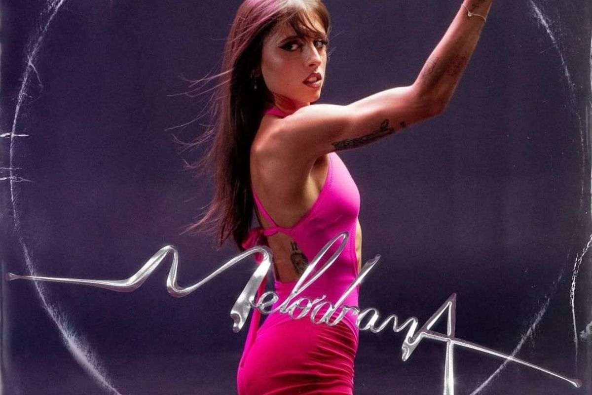 Nuovo look per Angelina Mango