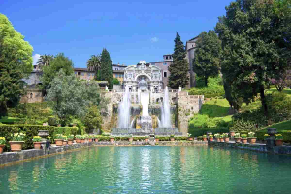 Situato vicino a Borghetto, questo vasto giardino paesaggistico contemporaneo ha origini che risalgono al XV secolo ma è aperto al pubblico