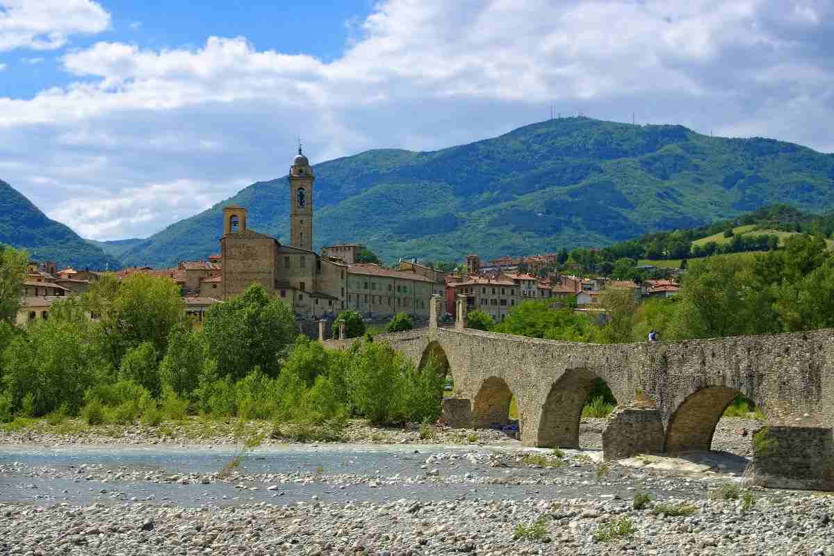 scopri questo borgo a pochi chilometri da milano: bobbio