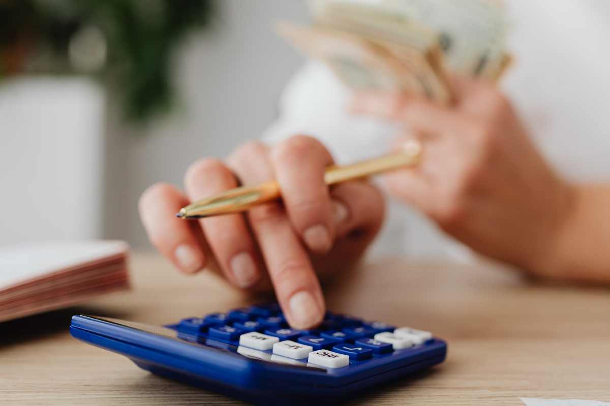 Stipendi, chi può esultare: arrivano gli aumenti fino a 664 euro