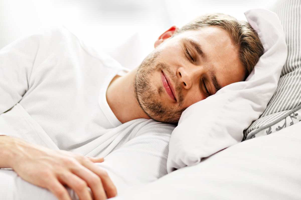 Quando russare non è innocuo: se hai questi sintomi devi andare subito dal medico